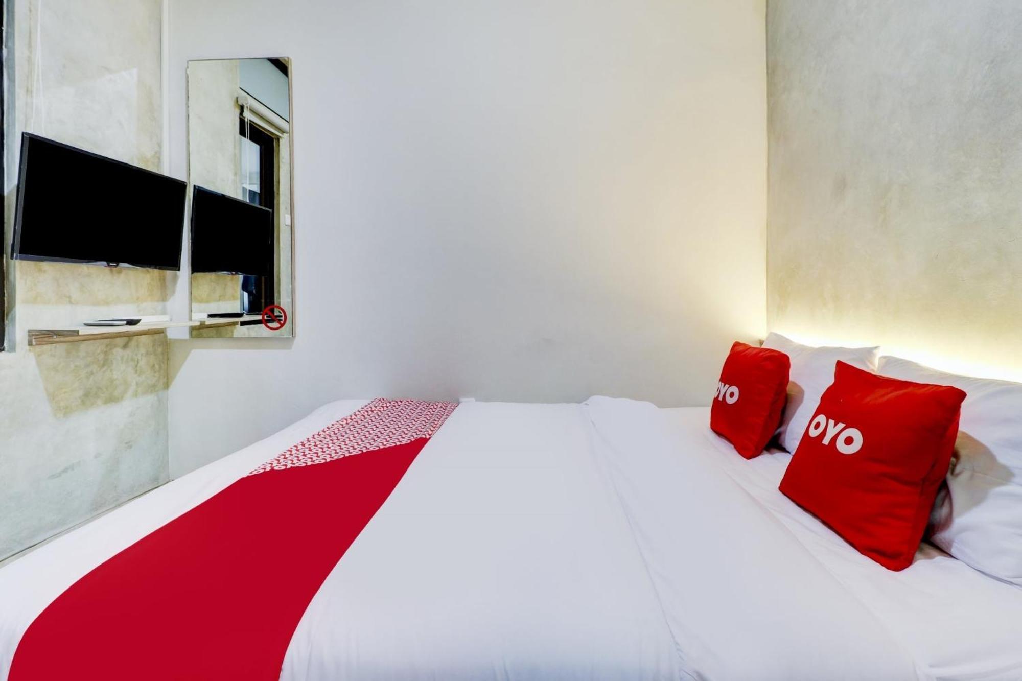 Oyo 90215 Ada Residence Telukjambe Εξωτερικό φωτογραφία